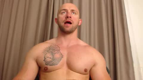 Snapshot of chrisbigbiceps chatting on 05/29/26, 05:22 chrisbigbiceps online show from 05/29/26, 05:22