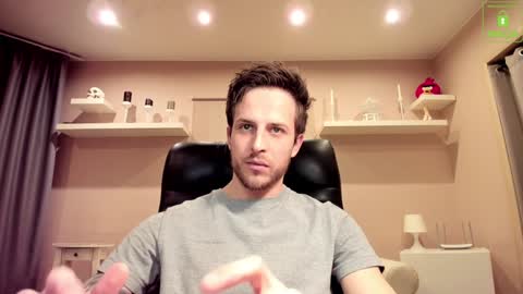 Snapshot of chriscarrey chatting on 12/22/24, 01:45 Chris online show from 12/22/24, 01:45