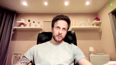 Snapshot of chriscarrey chatting on 01/12/25, 12:49 Chris online show from 01/12/25, 12:49