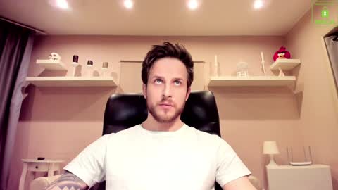 Snapshot of chriscarrey chatting on 01/15/25, 11:40 Chris online show from 01/15/25, 11:40