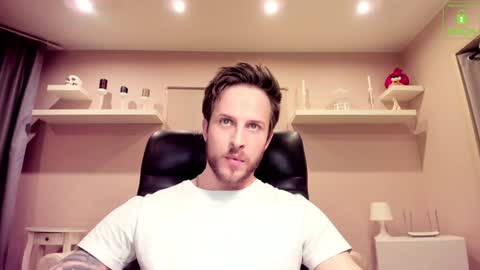 Snapshot of chriscarrey chatting on 01/16/25, 02:41 Chris online show from 01/16/25, 02:41