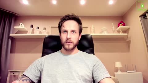 Snapshot of chriscarrey chatting on 01/28/25, 03:04 Chris online show from 01/28/25, 03:04