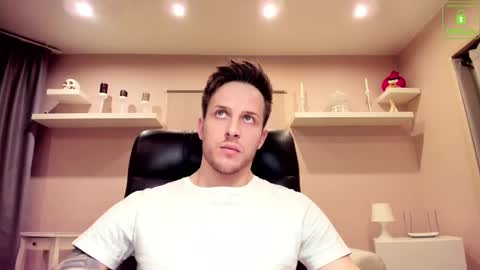 Snapshot of chriscarrey chatting on 02/13/25, 12:46 Chris online show from 02/13/25, 12:46