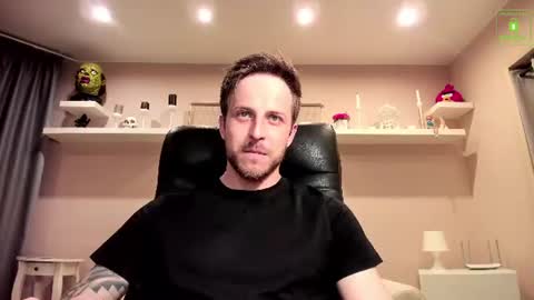 Snapshot of chriscarrey chatting on 06/11/26, 12:32 Chris online show from 06/11/26, 12:32