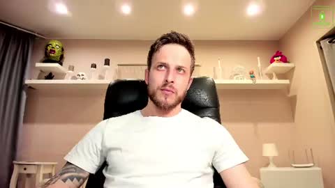 Snapshot of chriscarrey chatting on 07/26/26, 10:16 Chris online show from 07/26/26, 10:16
