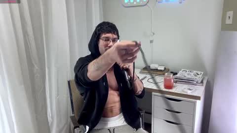 Content creator  artist online show from 11/18/25, 01:33