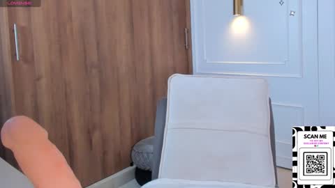 Snapshot of chrishell_ chatting on 01/30/25, 04:48 Chrishell online show from 01/30/25, 04:48