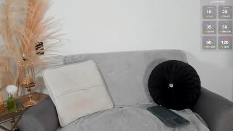 Snapshot of chrishell_ chatting on 11/16/25, 12:05 Chrishell online show from 11/16/25, 12:05