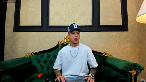 Snapshot of chrismckay_ chatting on 10/15/25, 11:21 Chris online show from 10/15/25, 11:21