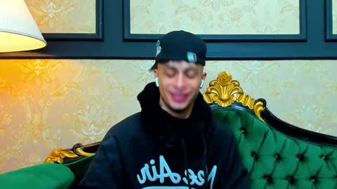 Snapshot of chrismckay_ chatting on 10/20/25, 11:10 Chris online show from 10/20/25, 11:10