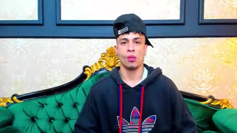 Snapshot of chrismckay_ chatting on 10/23/25, 11:42 Chris online show from 10/23/25, 11:42