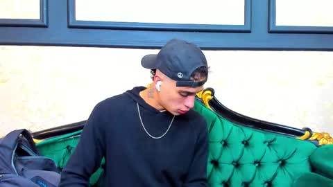 Snapshot of chrismckay_ chatting on 10/26/25, 11:05 Chris online show from 10/26/25, 11:05