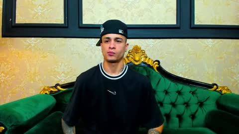 Snapshot of chrismckay_ chatting on 11/26/25, 11:33 Chris online show from 11/26/25, 11:33