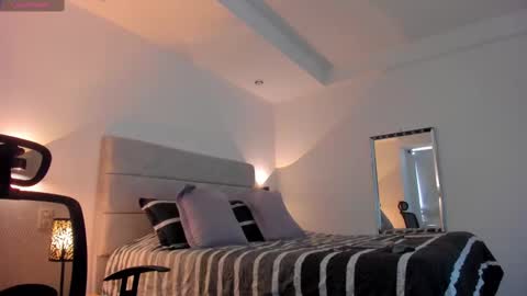 chrismorgan24 online show from 09/18/25, 07:16