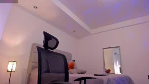 chrismorgan24 online show from 03/18/26, 08:56