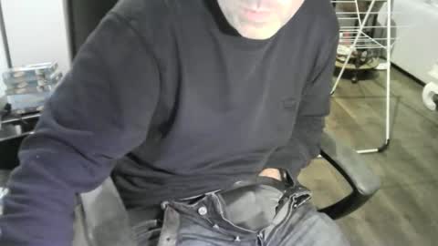 chrisprngr online show from 11/16/25, 09:20