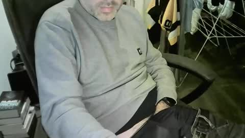 chrisprngr online show from 01/11/26, 08:47