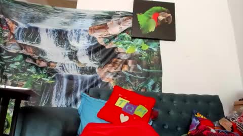 chriss_evanss_ online show from 11/19/25, 08:53