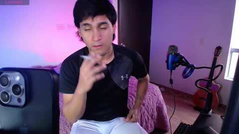 Christian Wang online show from 10/28/25, 09:39