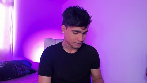 Christian Wang online show from 12/22/25, 08:17