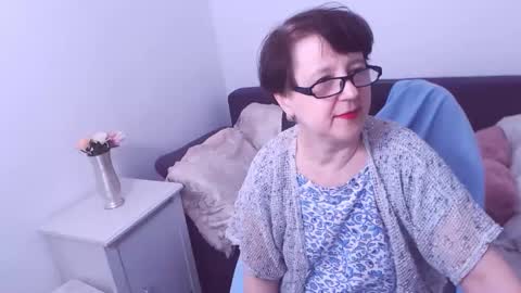 Snapshot of christarose chatting on 12/21/24, 01:26 Christa online show from 12/21/24, 01:26