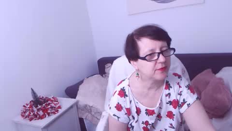 Snapshot of christarose chatting on 12/22/24, 03:44 Christa online show from 12/22/24, 03:44