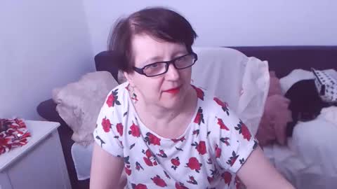 Snapshot of christarose chatting on 12/23/24, 04:01 Christa online show from 12/23/24, 04:01