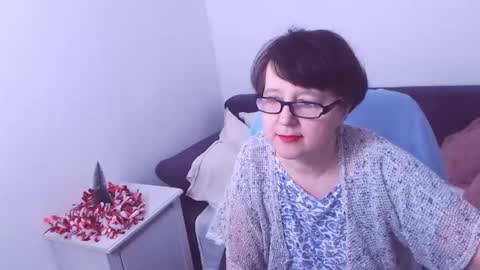 Snapshot of christarose chatting on 12/29/24, 04:40 Christa online show from 12/29/24, 04:40
