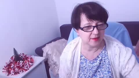 Snapshot of christarose chatting on 01/02/25, 01:38 Christa online show from 01/02/25, 01:38