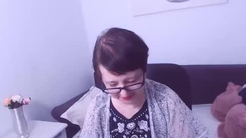 Snapshot of christarose chatting on 01/10/25, 10:15 Christa online show from 01/10/25, 10:15
