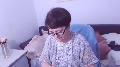 Snapshot of christarose chatting on 01/19/25, 05:39 Christa online show from 01/19/25, 05:39