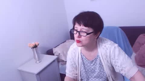 Snapshot of christarose chatting on 02/08/25, 10:51 Christa online show from 02/08/25, 10:51