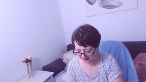 Snapshot of christarose chatting on 03/10/25, 04:14 Christa online show from 03/10/25, 04:14