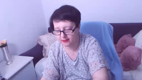 Snapshot of christarose chatting on 10/06/25, 03:37 Christa online show from 10/06/25, 03:37