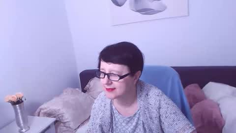 Snapshot of christarose chatting on 10/08/25, 11:57 Christa online show from 10/08/25, 11:57