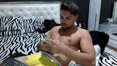 Snapshot of christianhot_ chatting on 10/27/25, 05:06 Master Gab online show from 10/27/25, 05:06