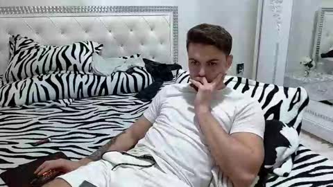 Snapshot of christianhot_ chatting on 11/23/25, 05:13 Master Gab online show from 11/23/25, 05:13