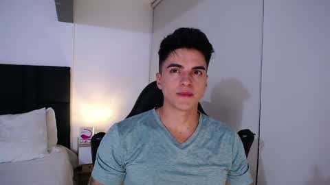 Snapshot of christianvalenzia chatting on 02/04/25, 11:59 Christian online show from 02/04/25, 11:59