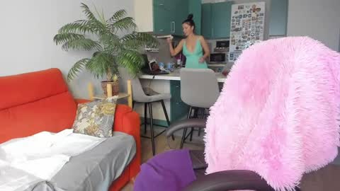 Snapshot of christina_hot chatting on 01/27/25, 09:13 Chris online show from 01/27/25, 09:13