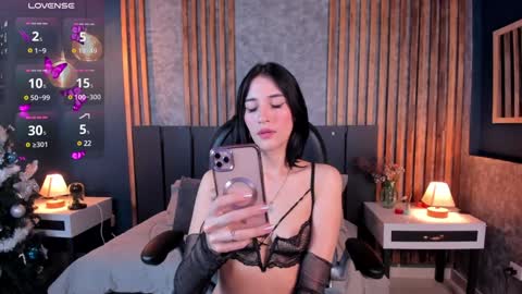 Snapshot of christina_johns chatting on 12/05/24, 02:11 Hi Im Christina. . Dont forget to follow me to have me close to you online show from 12/05/24, 02:11