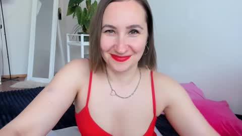 Snapshot of christina_rosse chatting on 05/18/26, 03:07 christina rosse online show from 05/18/26, 03:07