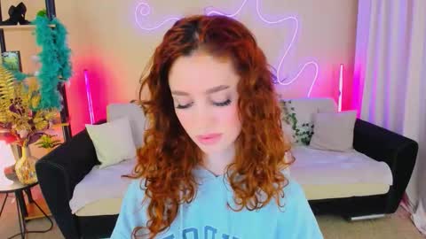 christinaconteeree online show from 11/18/25, 04:33