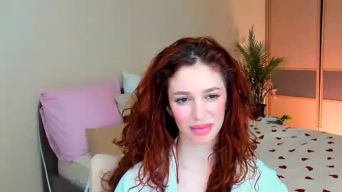 Snapshot of christinaconteeree chatting on 07/23/26, 01:58 christinaconteeree online show from 07/23/26, 01:58