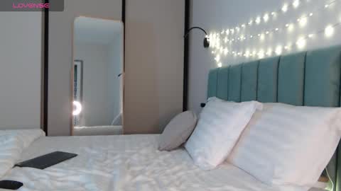 chris online show from 02/15/26, 07:51