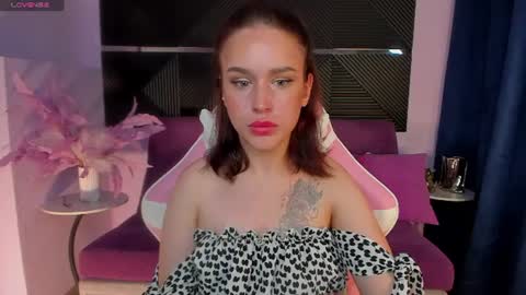 Snapshot of christinamills chatting on 06/11/26, 08:34 Christina online show from 06/11/26, 08:34