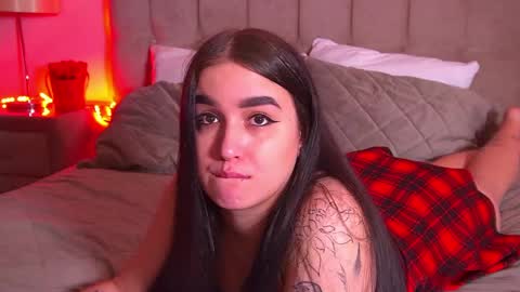 Christina online show from 02/01/25, 01:23