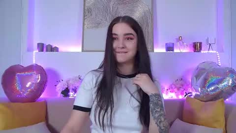 Christina online show from 02/13/25, 06:38