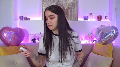 Christina online show from 02/14/25, 12:51