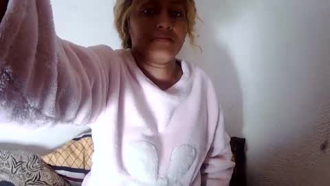 christine213 online show from 02/05/25, 06:35