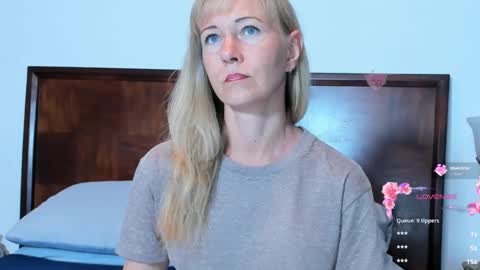 Snapshot of christine_35 chatting on 01/07/25, 01:03 Christine -  online show from 01/07/25, 01:03